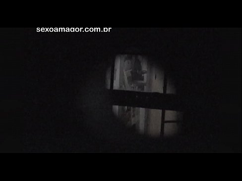 ❤️ Blondie diam-diam direkam oleh seorang intip lingkungan yang tersembunyi di balik batu bata berlubang ❤️❌ Video sialan di id.myteporn.ru ️❤